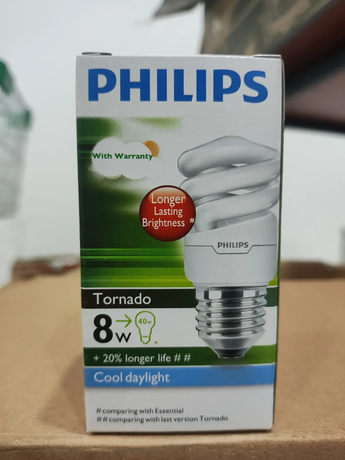 Philips Tornado 8W Putih
