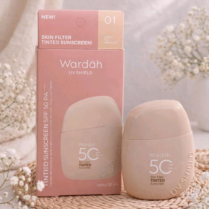 Wardah UV Shield Tinted Sunscreen 01 Light To Medium SPF 50 PA++++ 30ML