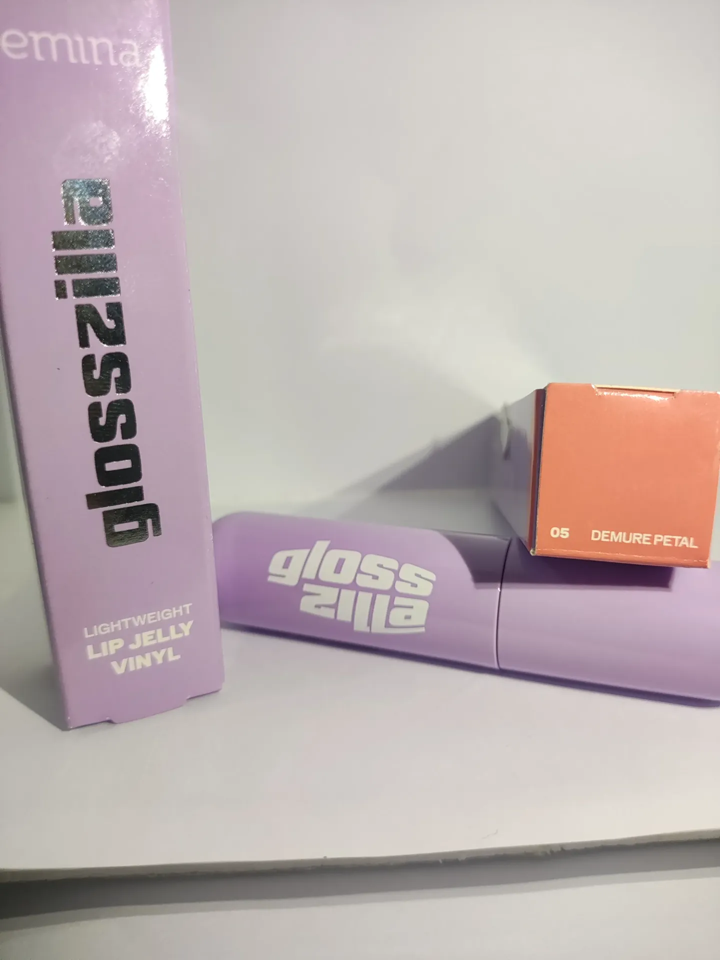 Emina Glosszilla Light Weight Lip Jelly Vinyl 05 Demure Petal 3GR